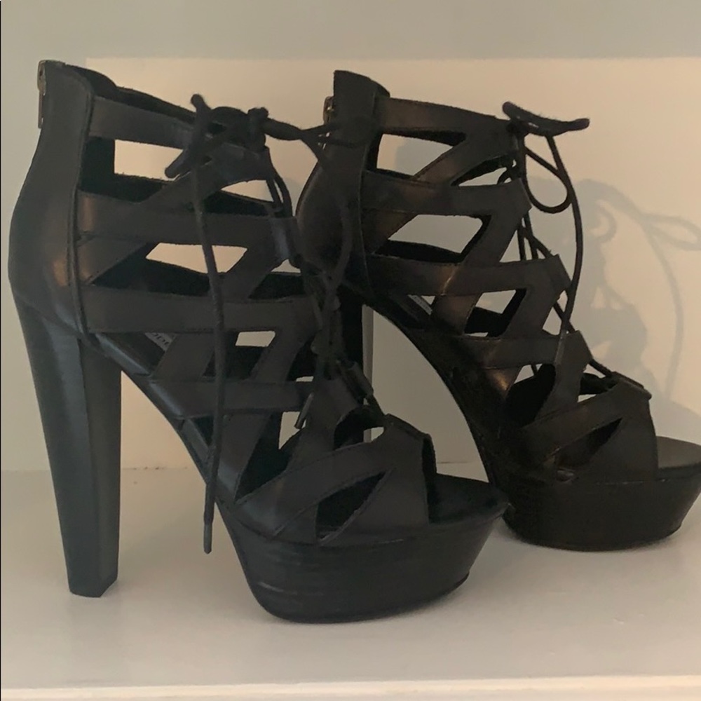 NWOB Steve Madden lace up black heels size 7.5